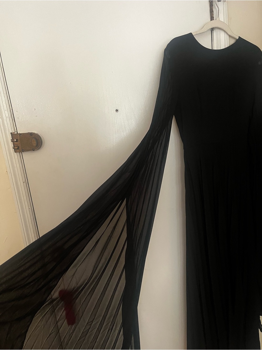 Black Long-Sleeve Pleated Maxi Dress - Elegant Evening Wear